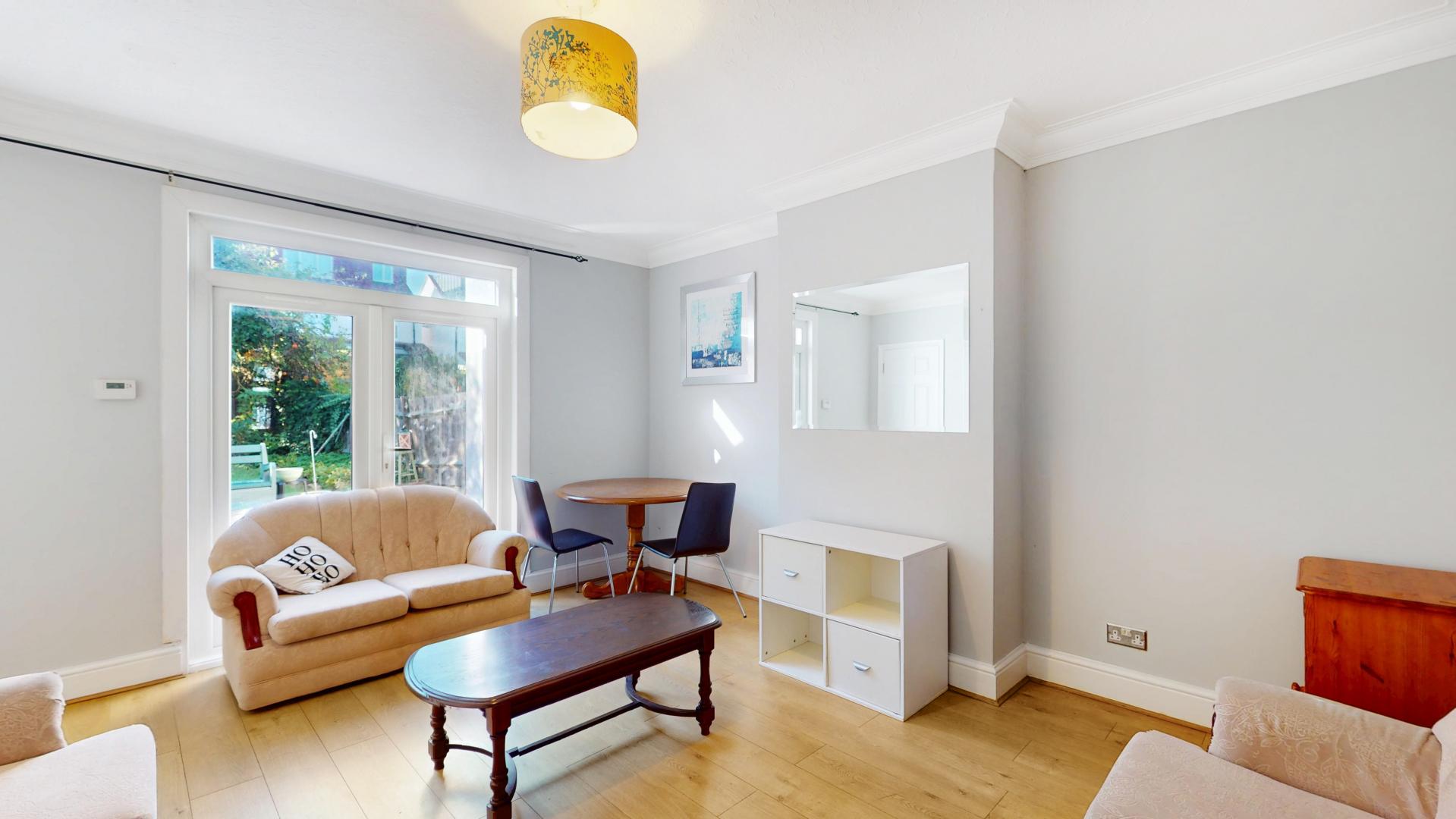 Stunning Sharers Apartment Fleetwood Road, Dollis Hill